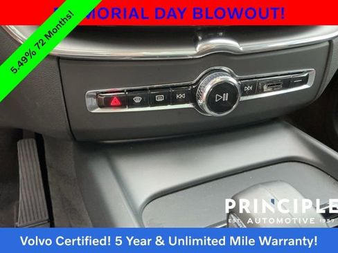 Certified 2025 Volvo XC60 B5 Core AWD/4WD image 22