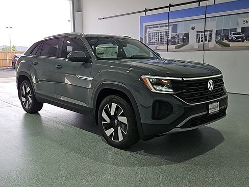 New 2026 Volkswagen Atlas Cross Sport SE FWD image 2