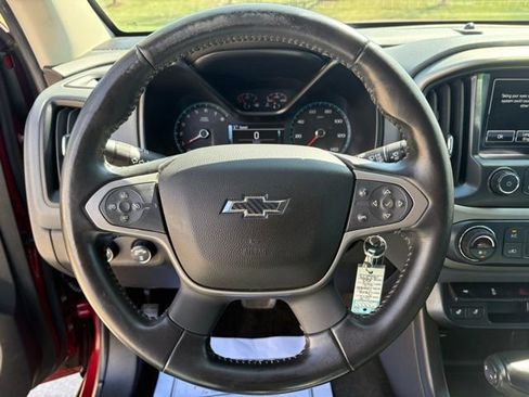 Used 2018 Chevrolet Colorado Z71 AWD/4WD image 17
