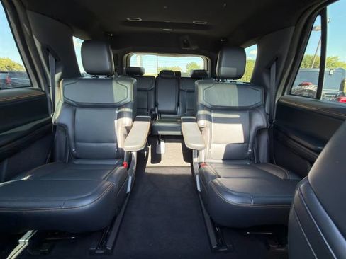 Used 2025 Ford Expedition Tremor AWD/4WD image 32