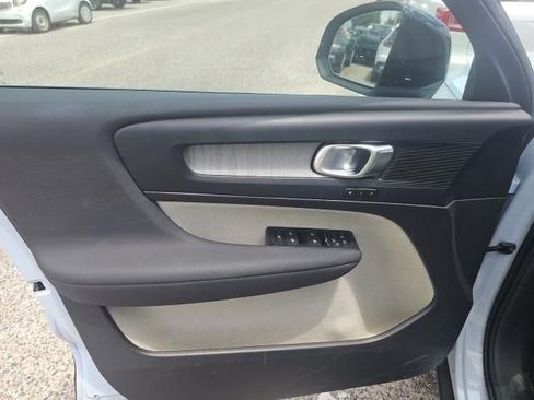 Used 2026 Volvo XC40 B5 Plus AWD/4WD image 7