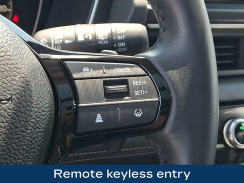 Used 2025 Honda Pilot Touring image 8
