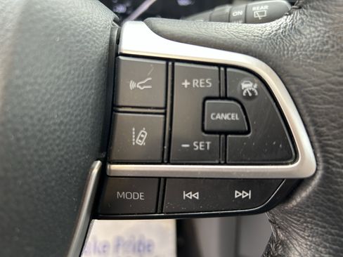 Certified 2024 Toyota Sienna XLE FWD image 25
