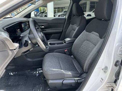 Used 2025 Nissan Kicks SV FWD image 30