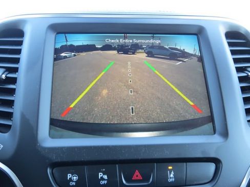 Used 2023 Jeep Cherokee Altitude Lux AWD/4WD image 23