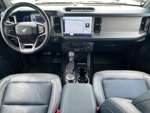 Certified 2024 Ford Bronco Outer Banks w/ Sasquatch Package AWD/4WD image 24