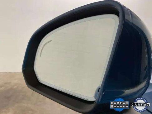 Used 2025 Volvo XC40 B5 Plus image 90