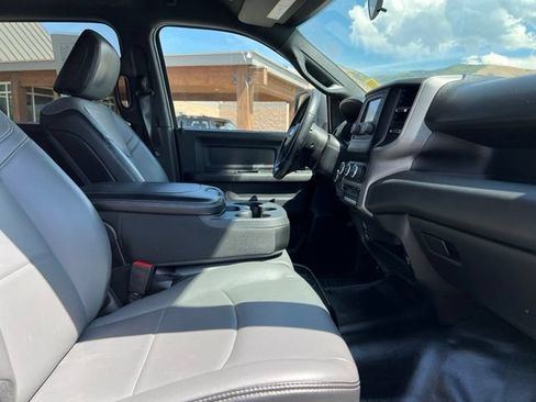 Used 2024 RAM 2500 Tradesman w/ Chrome Appearance Group AWD/4WD image 18