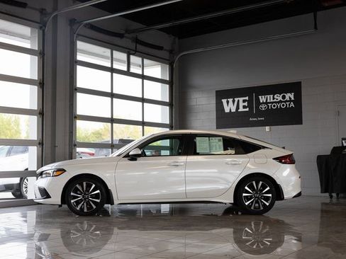 Used 2024 Honda Civic EX-L image 1