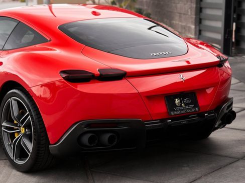 Used 2023 Ferrari Roma image 11