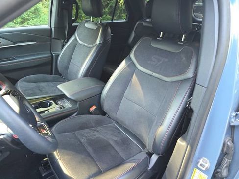 Used 2025 Ford Explorer ST RWD image 13