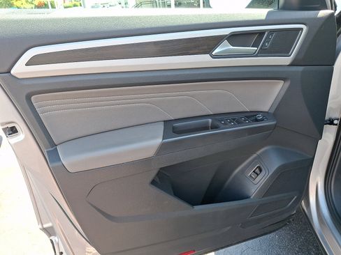 Certified 2022 Volkswagen Atlas SE w/ Panoramic Sunroof Package AWD/4WD image 13