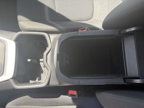 Used 2023 Toyota RAV4 LE AWD/4WD image 15