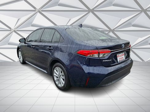 Used 2025 Toyota Corolla LE w/ LE Premium Package image 7