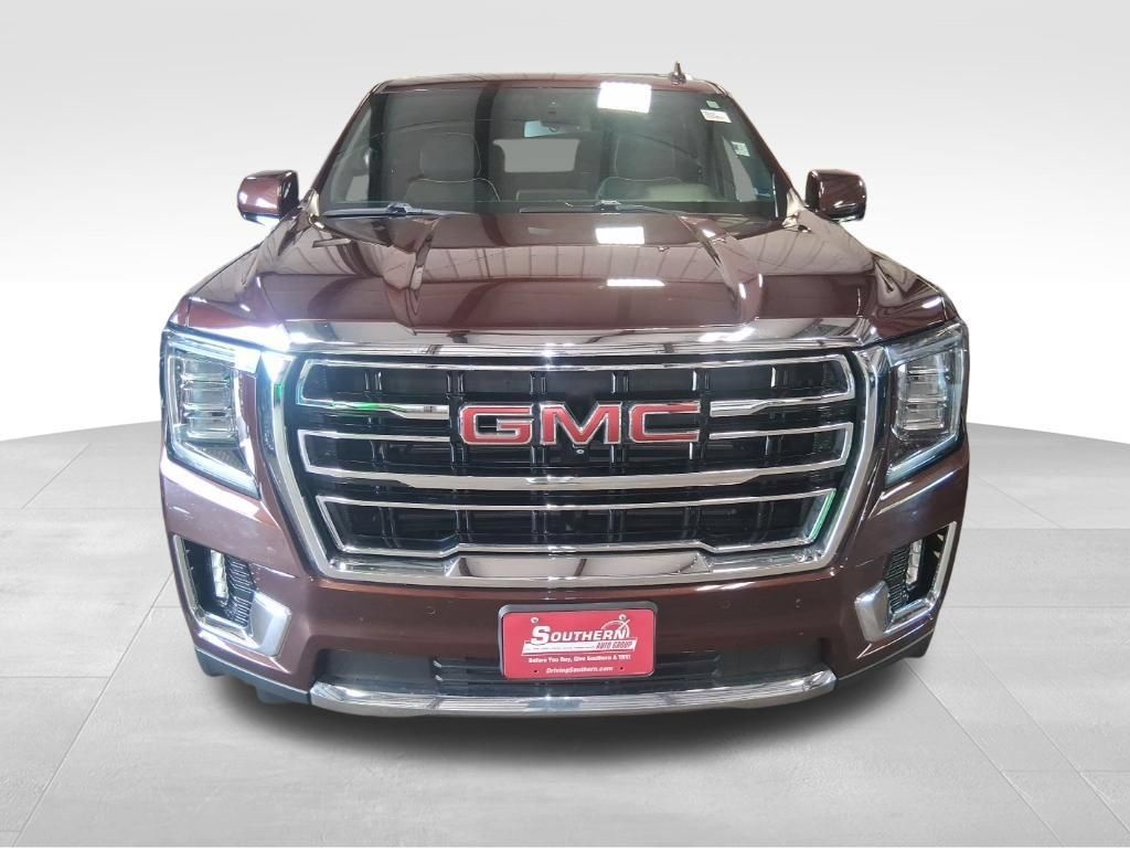 Used 2022 GMC Yukon SLT w/ SLT Luxury Package AWD/4WD image 2