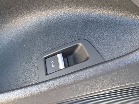 Used 2023 Audi RS Q8 4.0T image 31