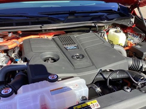 New 2025 Toyota Tundra Platinum image 33