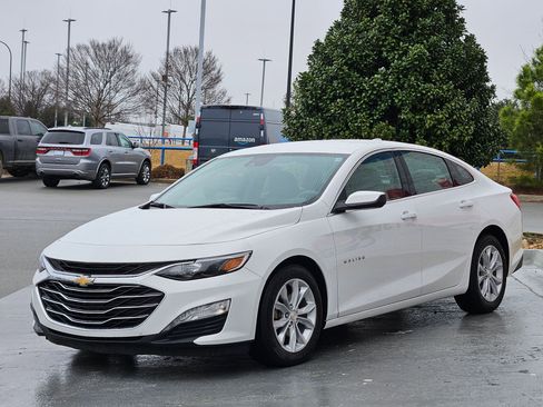 Used 2025 Chevrolet Malibu LT image 3
