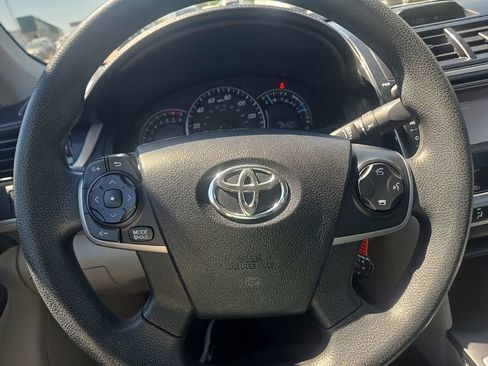 Used 2014 Toyota Camry LE FWD image 13