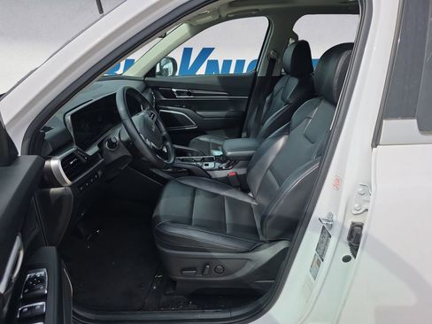 Used 2025 Kia Telluride S FWD image 9