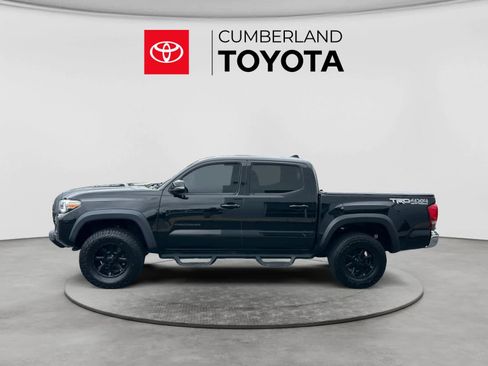 Used 2017 Toyota Tacoma TRD Off-Road w/ Tow Package (A/T) AWD/4WD image 2