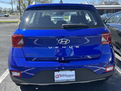 Used 2025 Hyundai Venue SEL FWD image 4