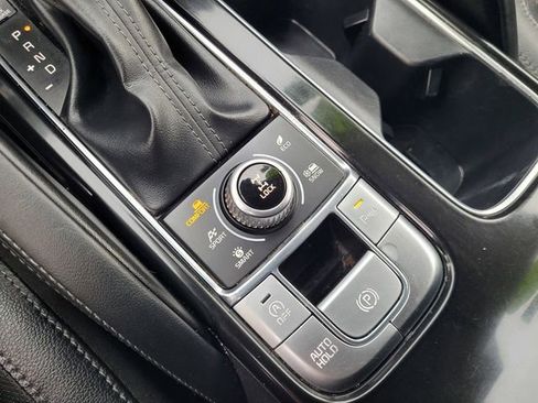 Used 2024 Kia Telluride EX w/ EX Captain's Chair Package AWD/4WD image 19