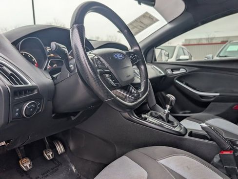 Used 2017 Ford Focus ST image 8