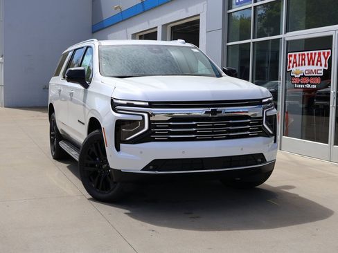 New 2025 Chevrolet Suburban Premier image 49
