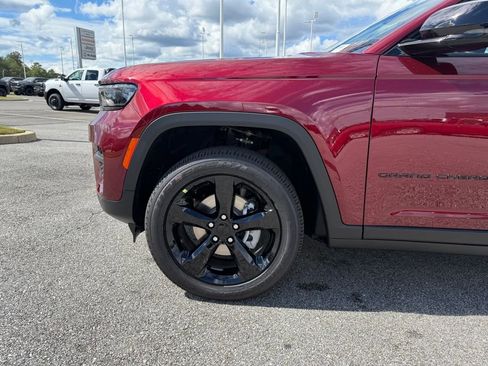 New 2025 Jeep Grand Cherokee Altitude image 27