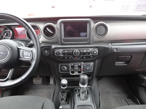 Used 2021 Jeep Gladiator Sport AWD/4WD image 23