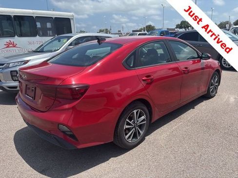 Used 2024 Kia Forte LXS FWD image 11