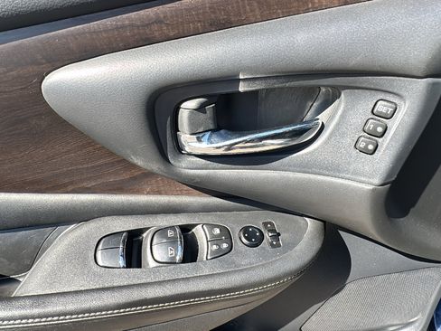 Used 2020 Nissan Murano Platinum w/ Cargo Package FWD image 13