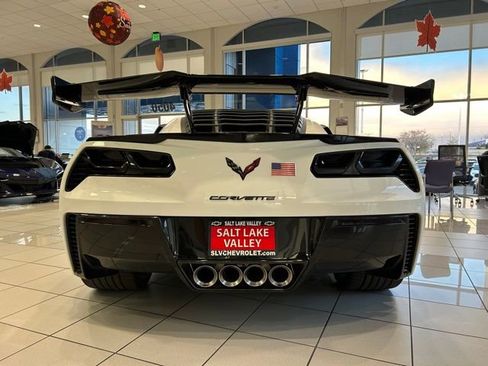 Used 2016 Chevrolet Corvette Z06 w/ 3LZ Preferred Equipment Group image 29