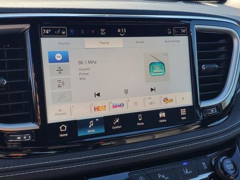 New 2026 Chrysler Pacifica Select image 13