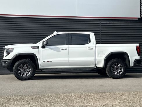 Used 2025 GMC Sierra 1500 AT4X image 2