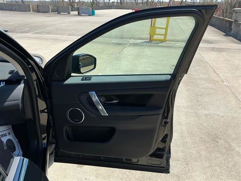 Used 2020 Land Rover Discovery Sport S image 35