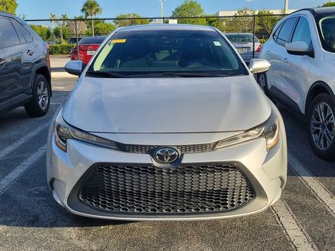 Used 2022 Toyota Corolla L FWD image 2