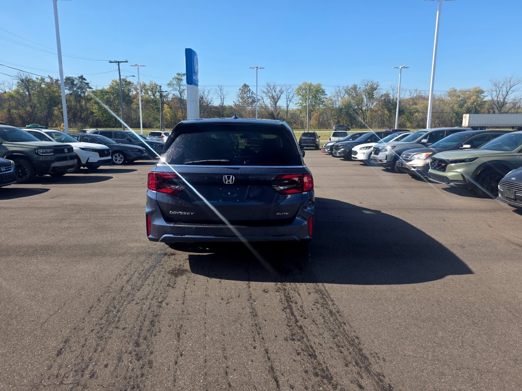 New 2027 Honda Odyssey Elite image 4