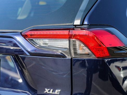 Used 2025 Toyota RAV4 XLE FWD image 25