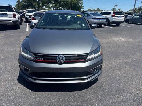 Used 2017 Volkswagen Jetta GLI FWD image 2