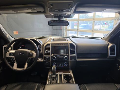 Used 2019 Ford F150 Lariat w/ Equipment Group 502A Luxury AWD/4WD image 18