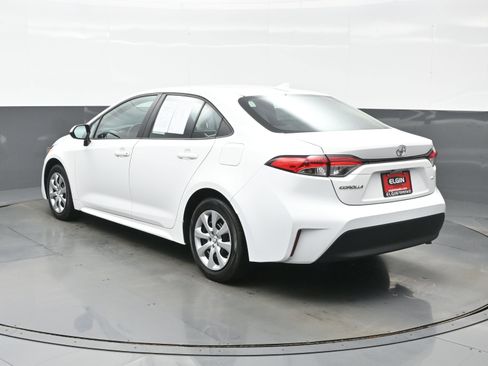 Used 2024 Toyota Corolla LE image 4