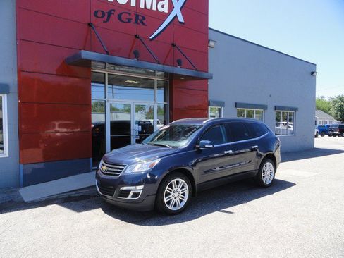 Used 2015 Chevrolet Traverse LT w/ Style and Technology Package FWD image 1