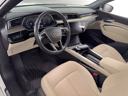 Used 2024 Audi Q8 e-tron Premium AWD/4WD image 4