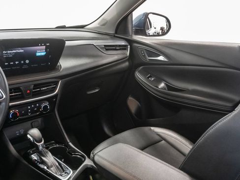 Used 2024 Buick Encore GX Sport Touring FWD image 11