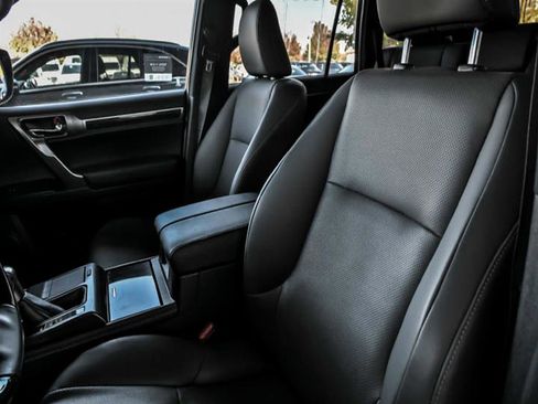 Used 2023 Lexus GX 460 Premium image 12