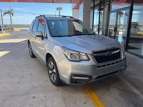 Used 2017 Subaru Forester 2.5i Premium image 1