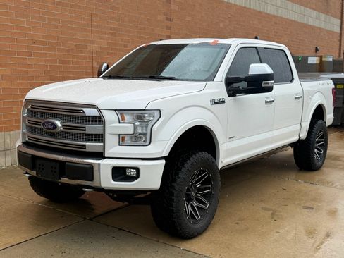 Used 2015 Ford F150 Platinum w/ Equipment Group 701A Luxury AWD/4WD image 3