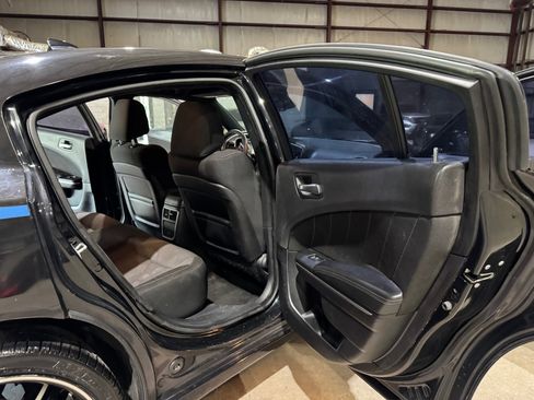 Used 2015 Dodge Charger SXT image 21